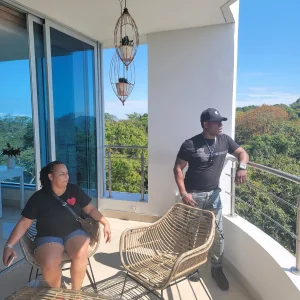 8c4e6e30-f6c4-4210-a384-04ea03c92556